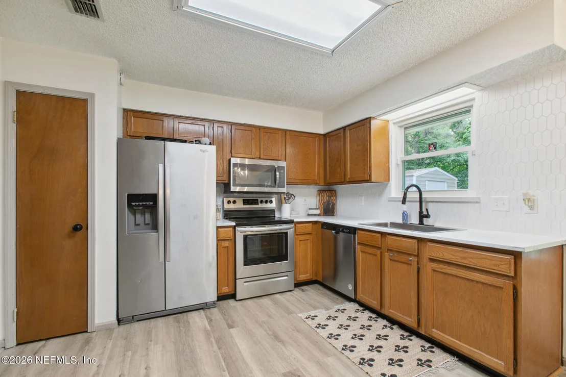 Photo of 2051 CORNELL Road
