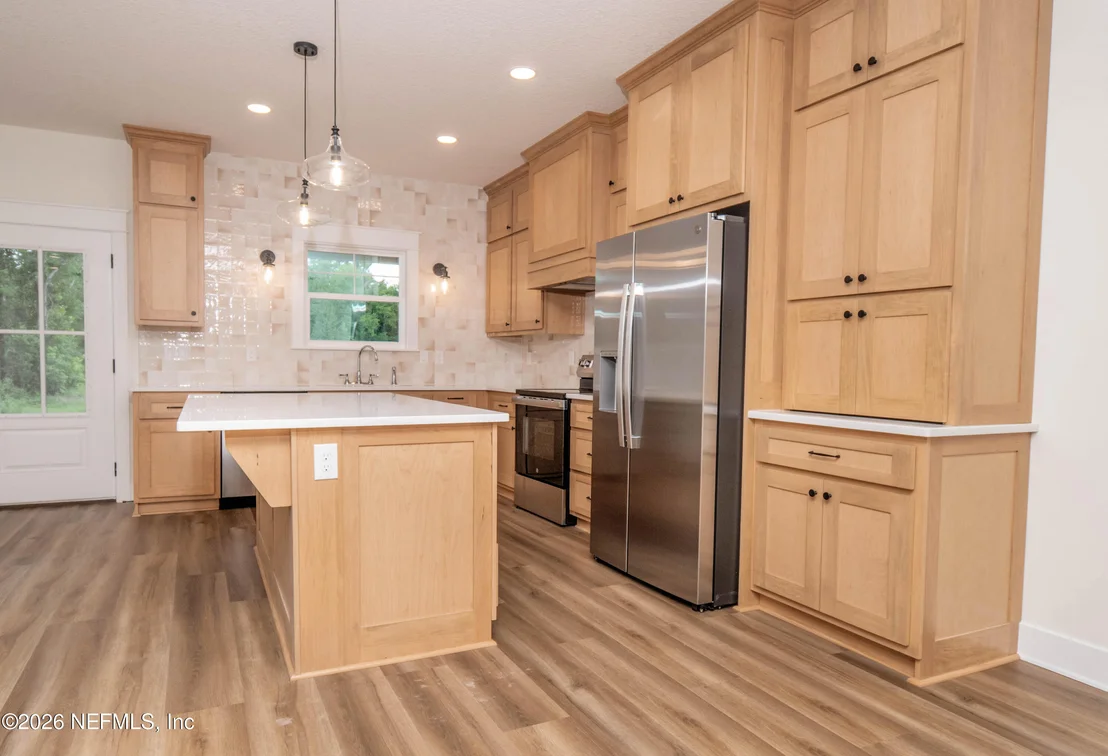 Photo of 839 N LOWDER Street