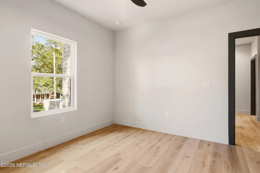 Photo of 18 E PARK Avenue