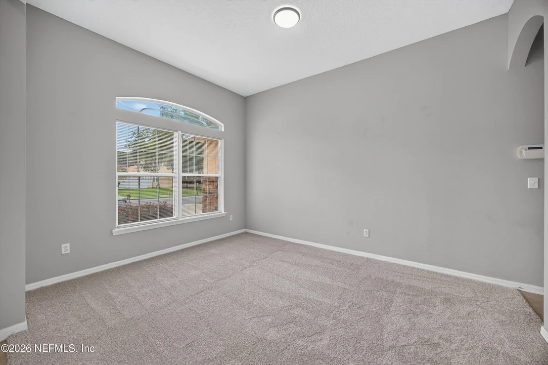 Photo of 635 WAKEVIEW Drive
