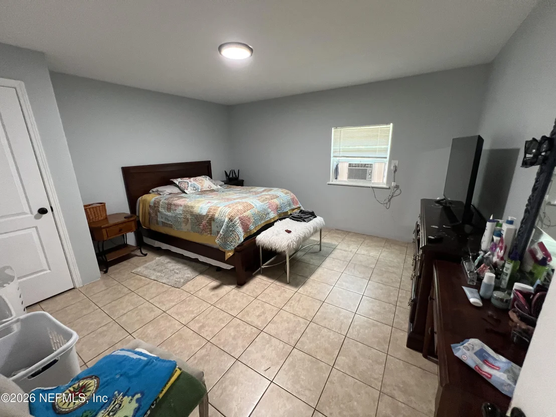 Photo of 468 TAYLOR Avenue