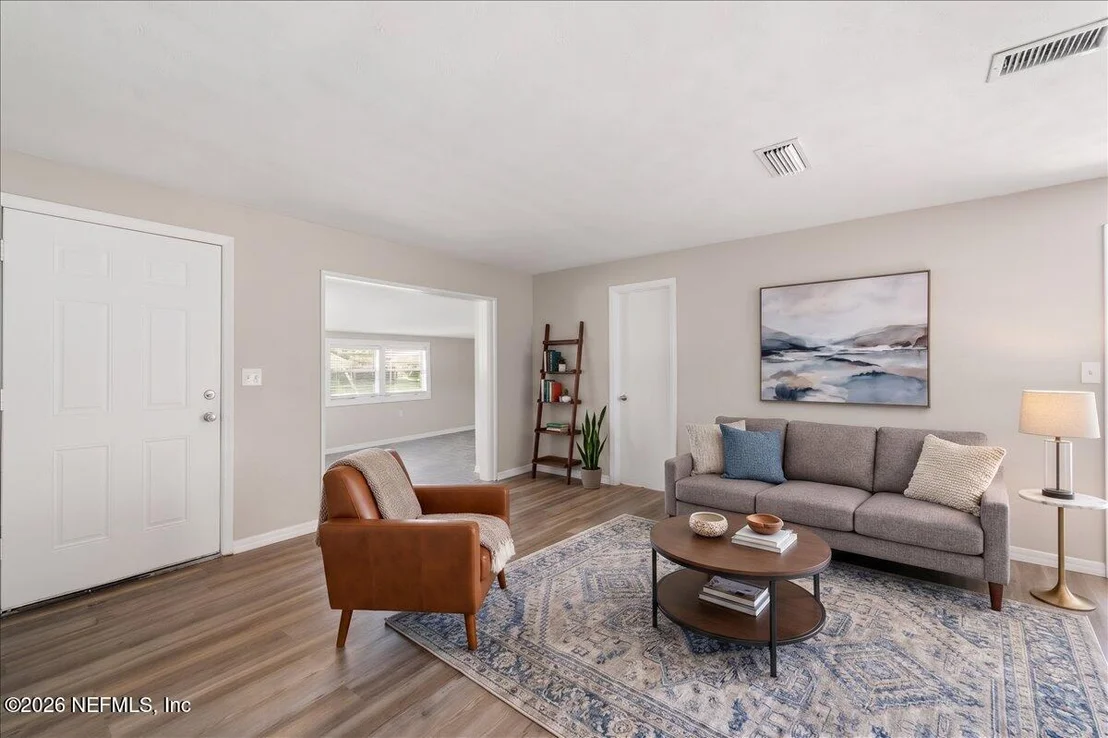 Photo of 215 EDSON Drive