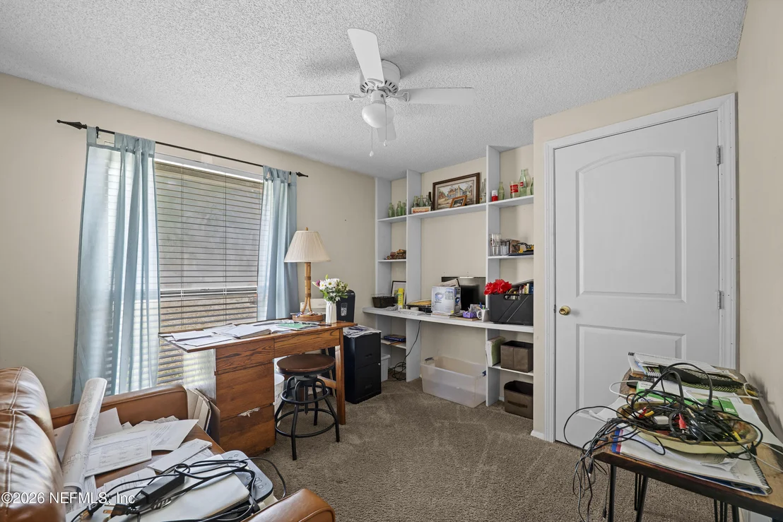 Photo of 4208 QUEENSWAY Drive