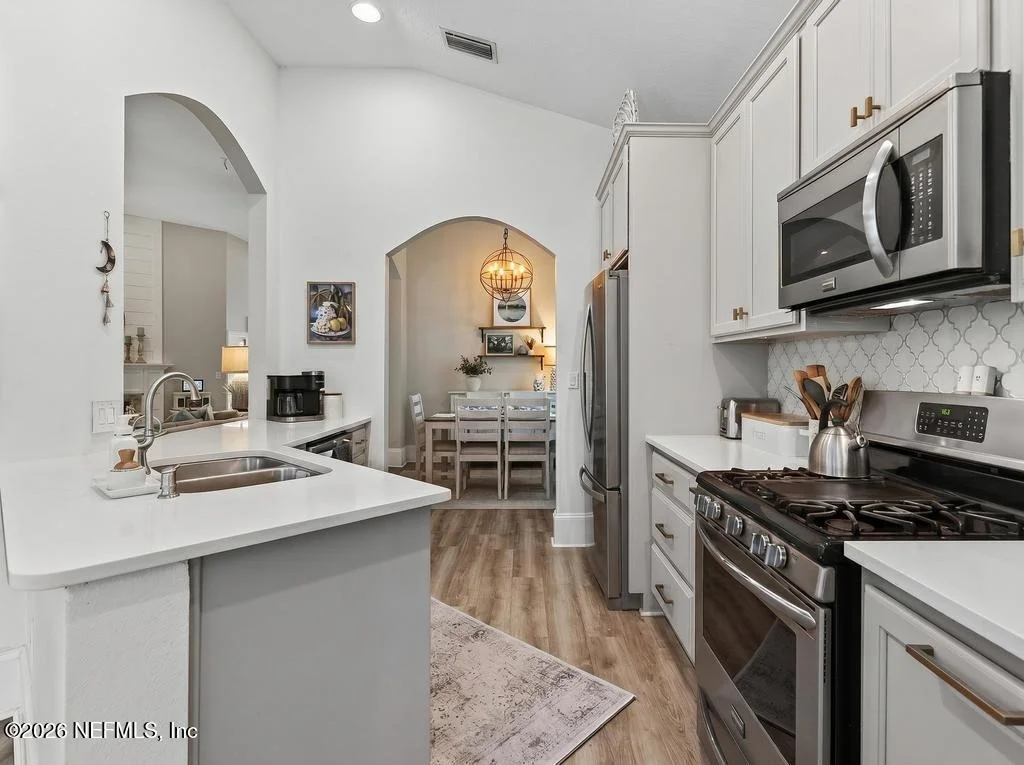 Photo of 3152 E BANISTER Road