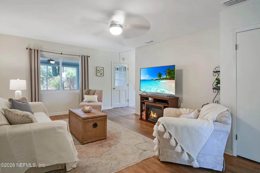 Photo of 244 RAVENSWOOD Drive