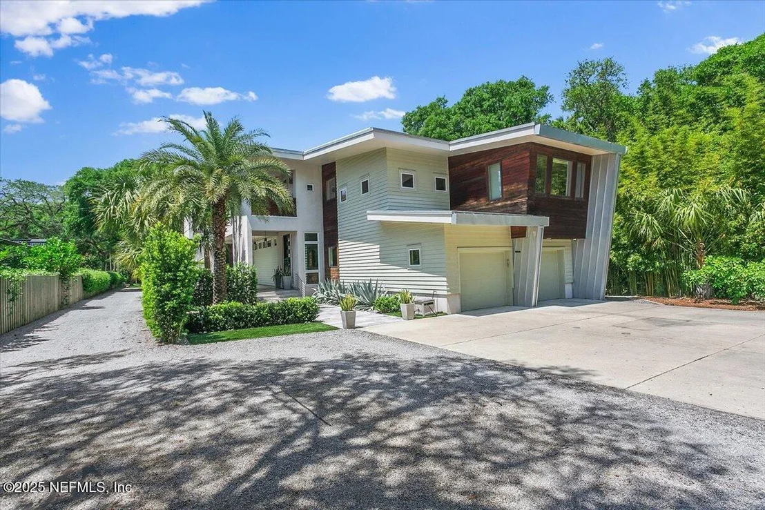 Photo of 2446 SEMINOLE Road