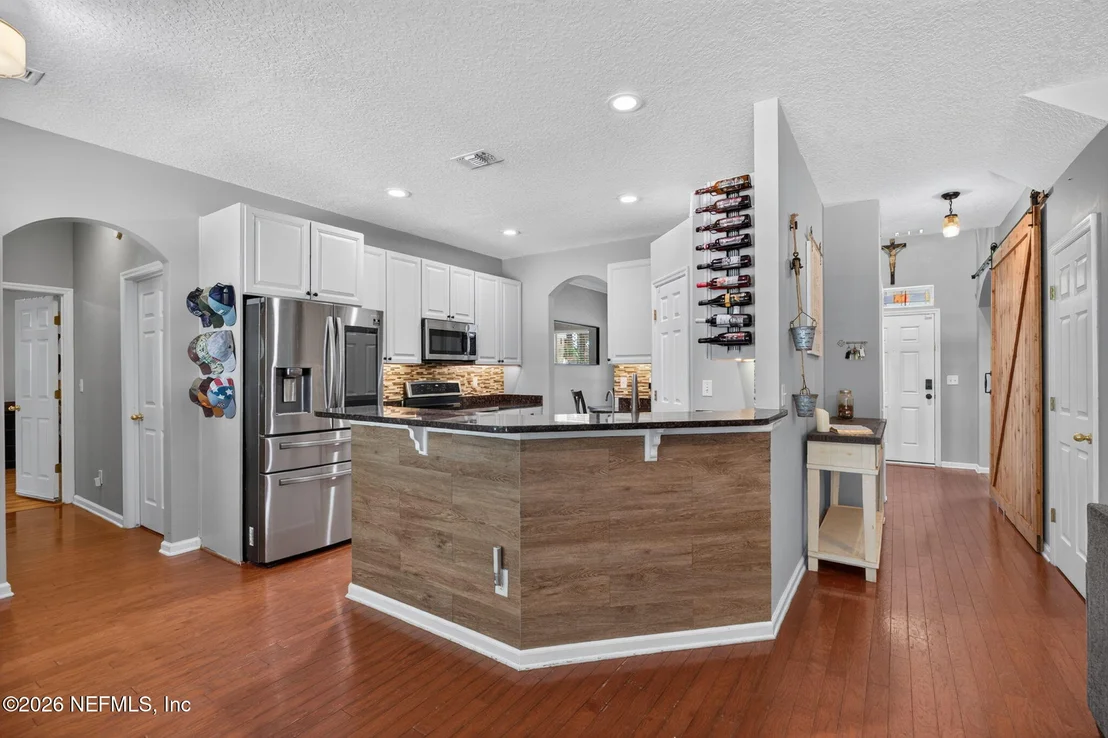 Photo of 9648 BEMBRIDGE MILL Drive