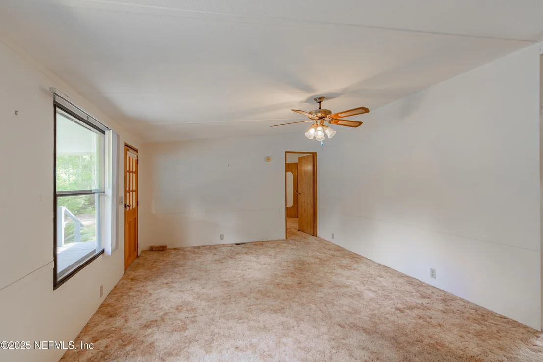 Photo of 101 PINE TREE Lane