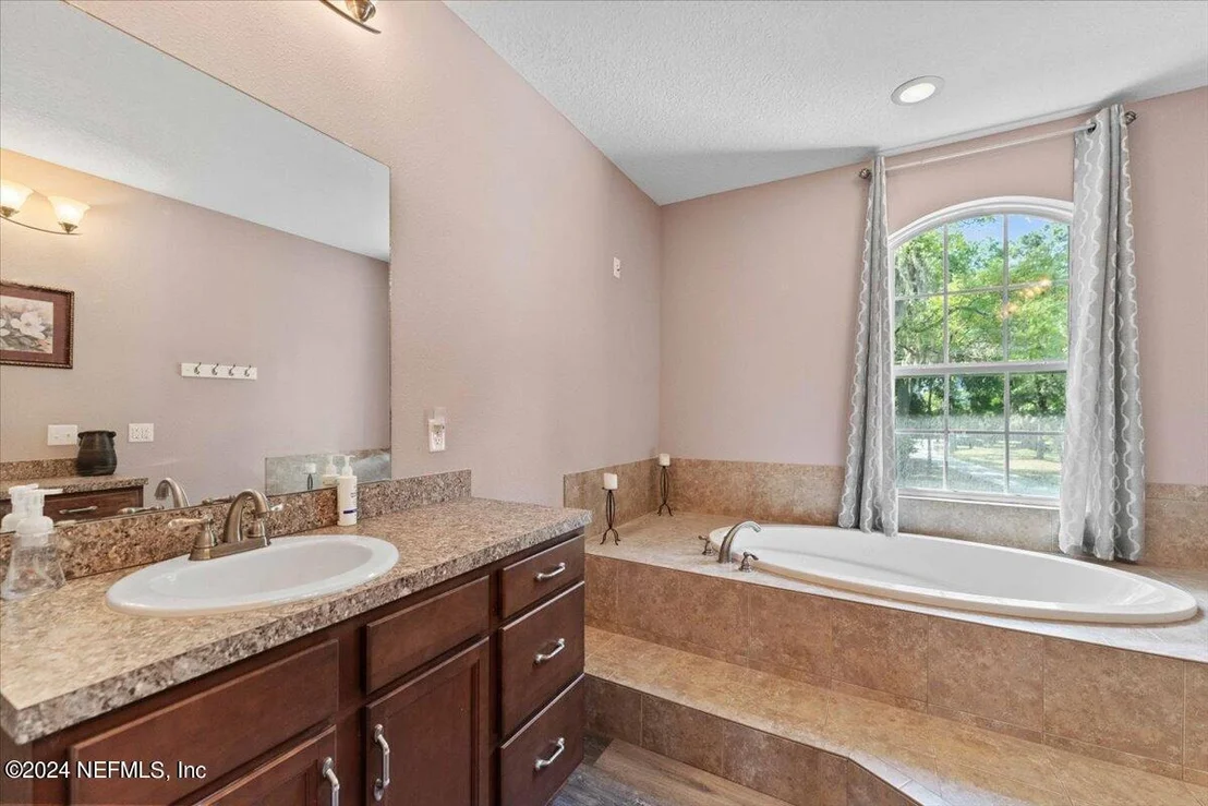 Photo of 1061 CEDAR BAY Road