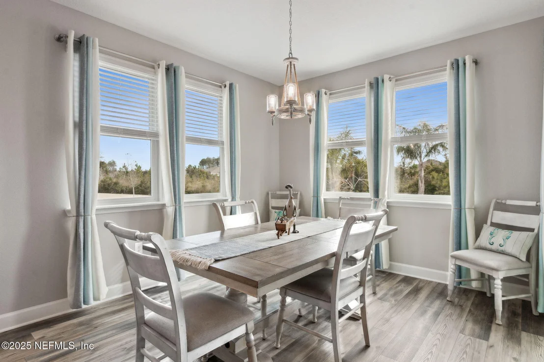 Photo of 85558 FALL RIVER Parkway