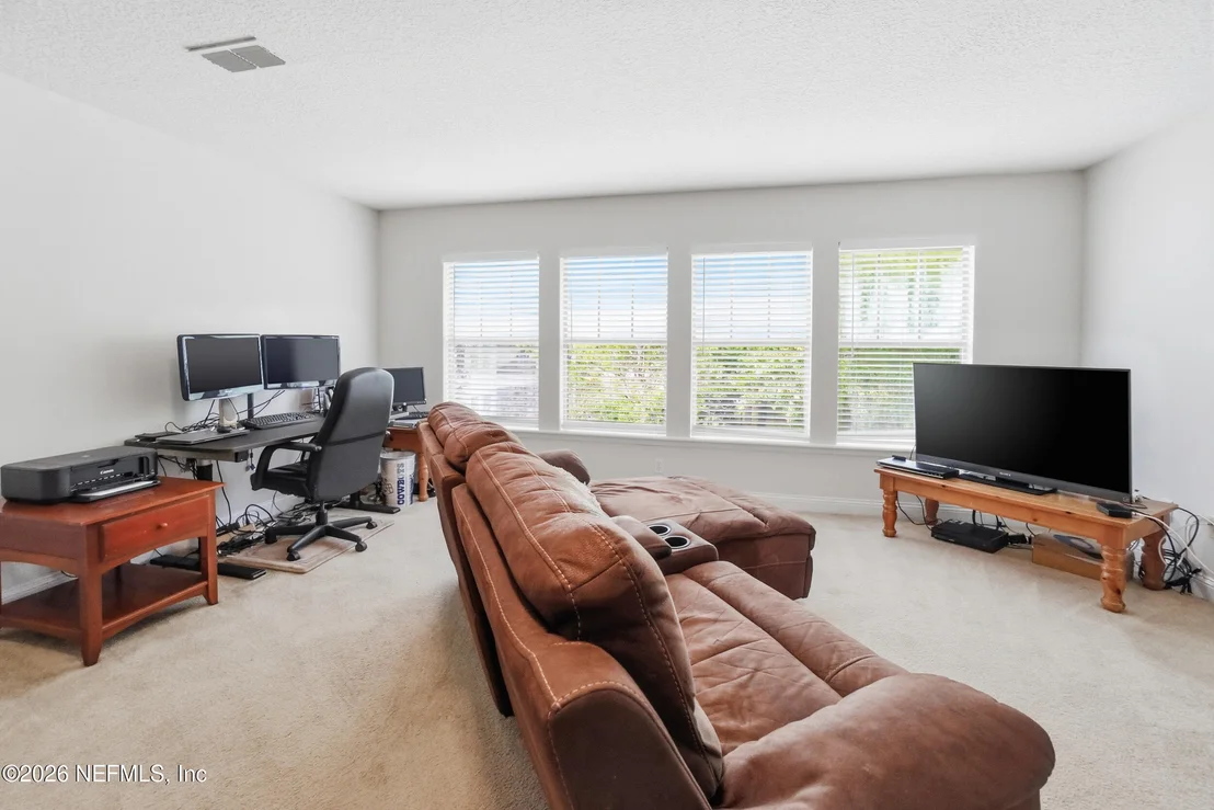 Photo of 907 BROOKHAVEN Drive