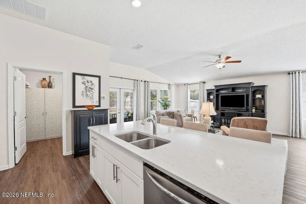Photo of 480 PALACE Drive
