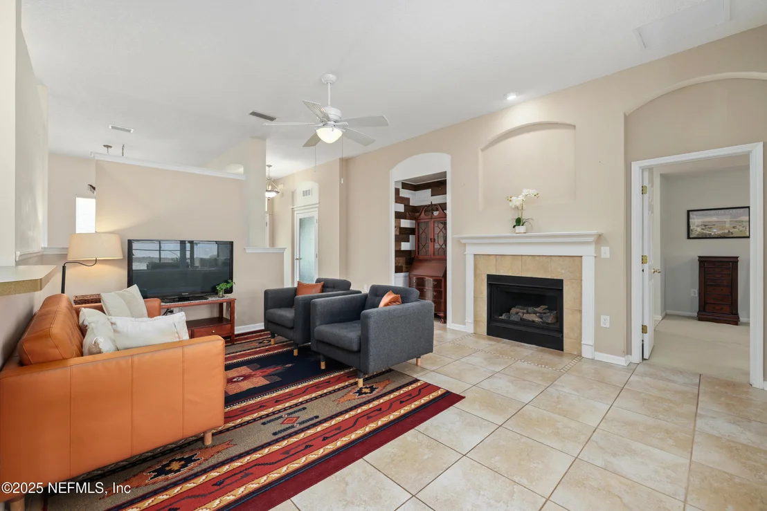 Photo of 408 LAKE MONROE Place