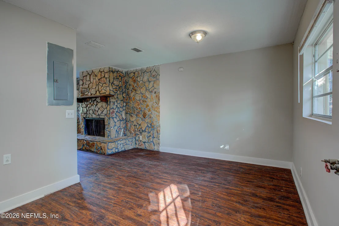 Photo of 5831 CARTER Lane