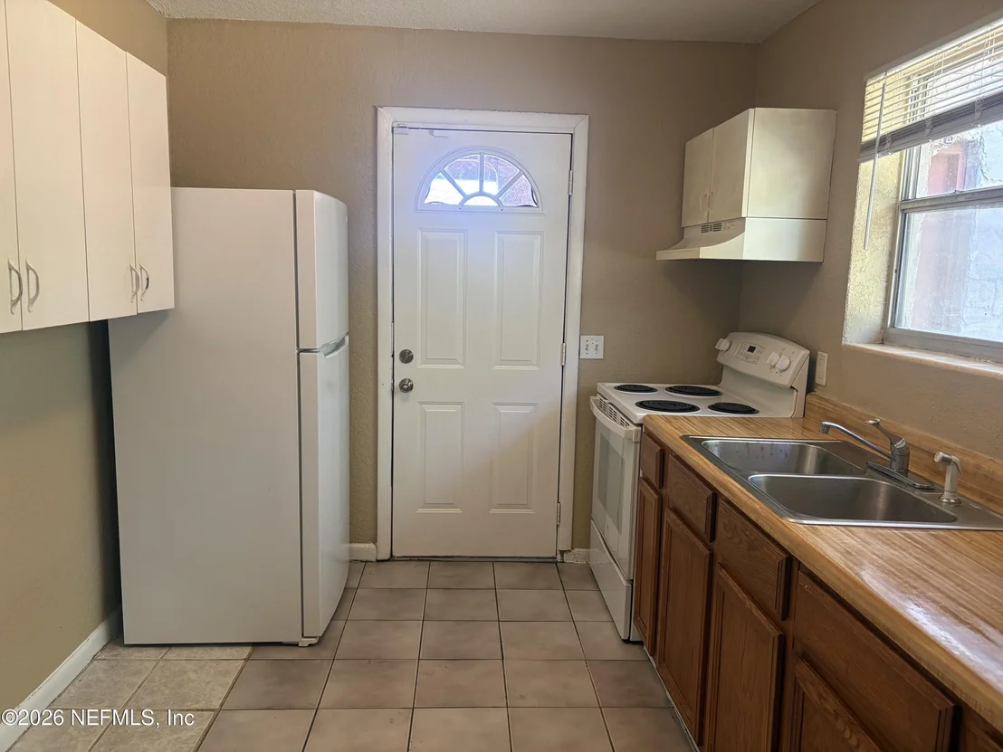 Photo of 6912 CORDAY Road
