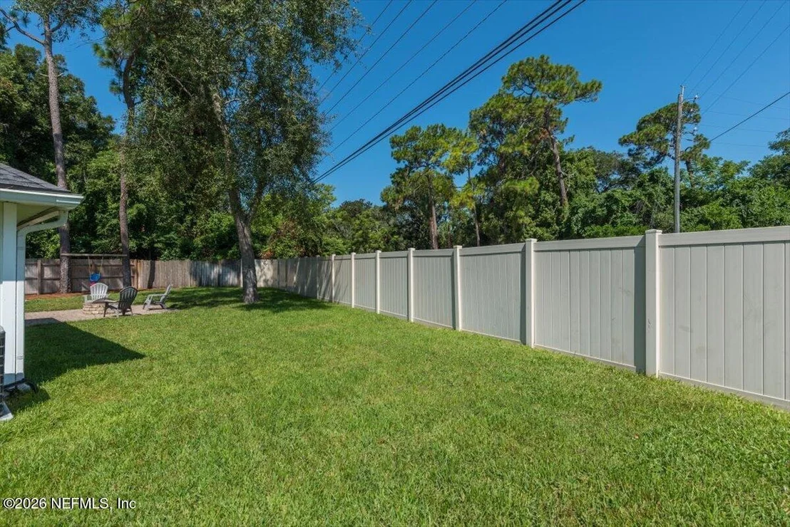 Photo of 7611 LEAFY FOREST Way