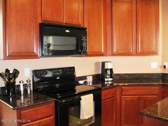 Photo of 721 SPRUCE PINE