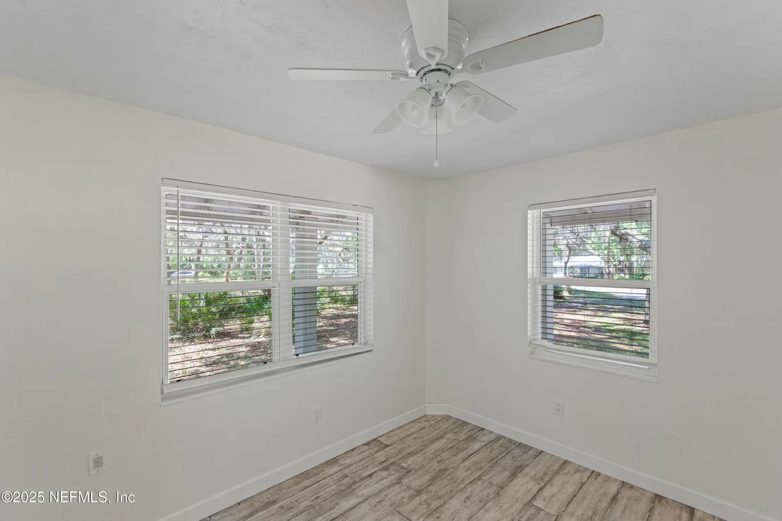 Photo of 303 SE 3RD Avenue
