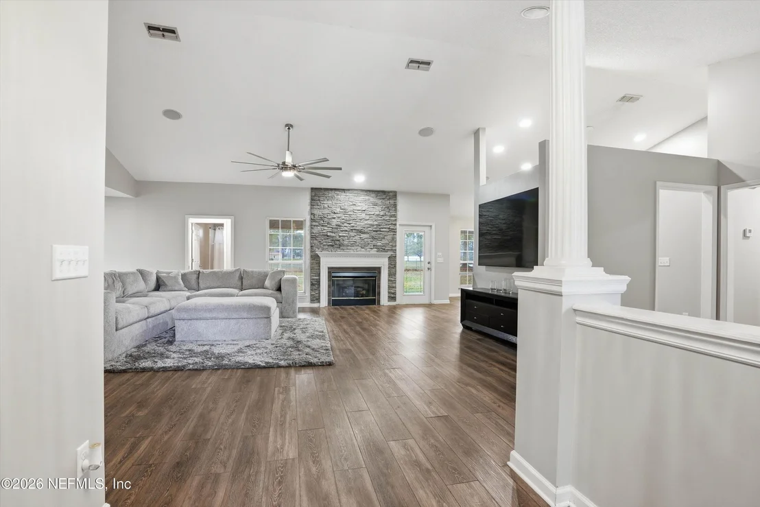 Photo of 14520 BRADDOCK Road