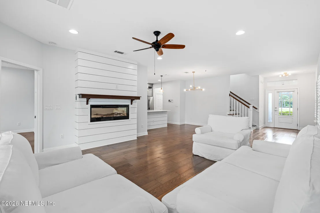 Photo of 27 SAINT BARTS Avenue
