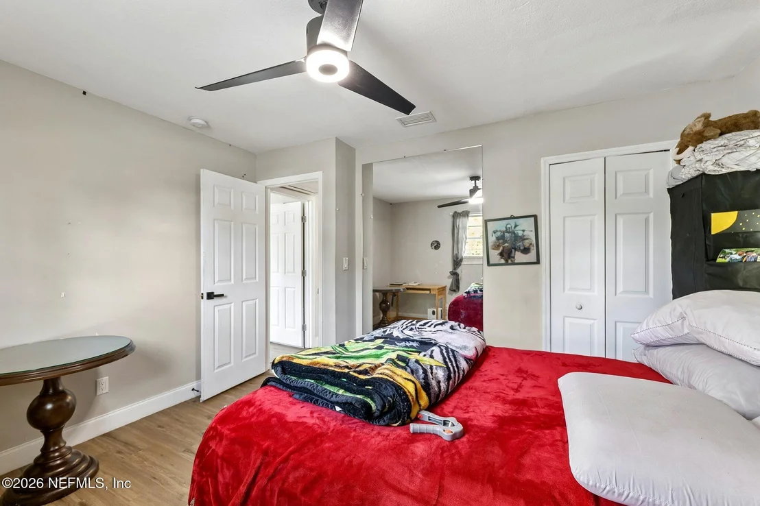 Photo of 5121 DUNSTAN Road