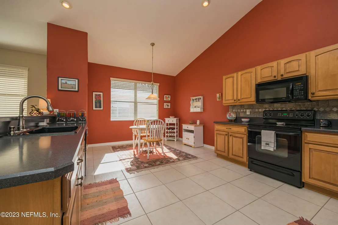 Photo of 844 CRESTWOOD Drive