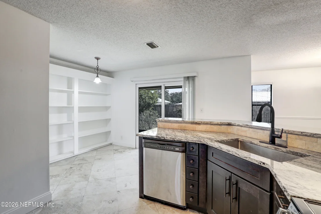 Photo of 111 LOBELIA Road
