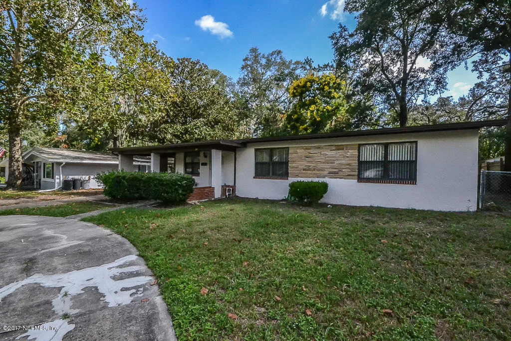 Photo of 341 SILVERSMITH Lane