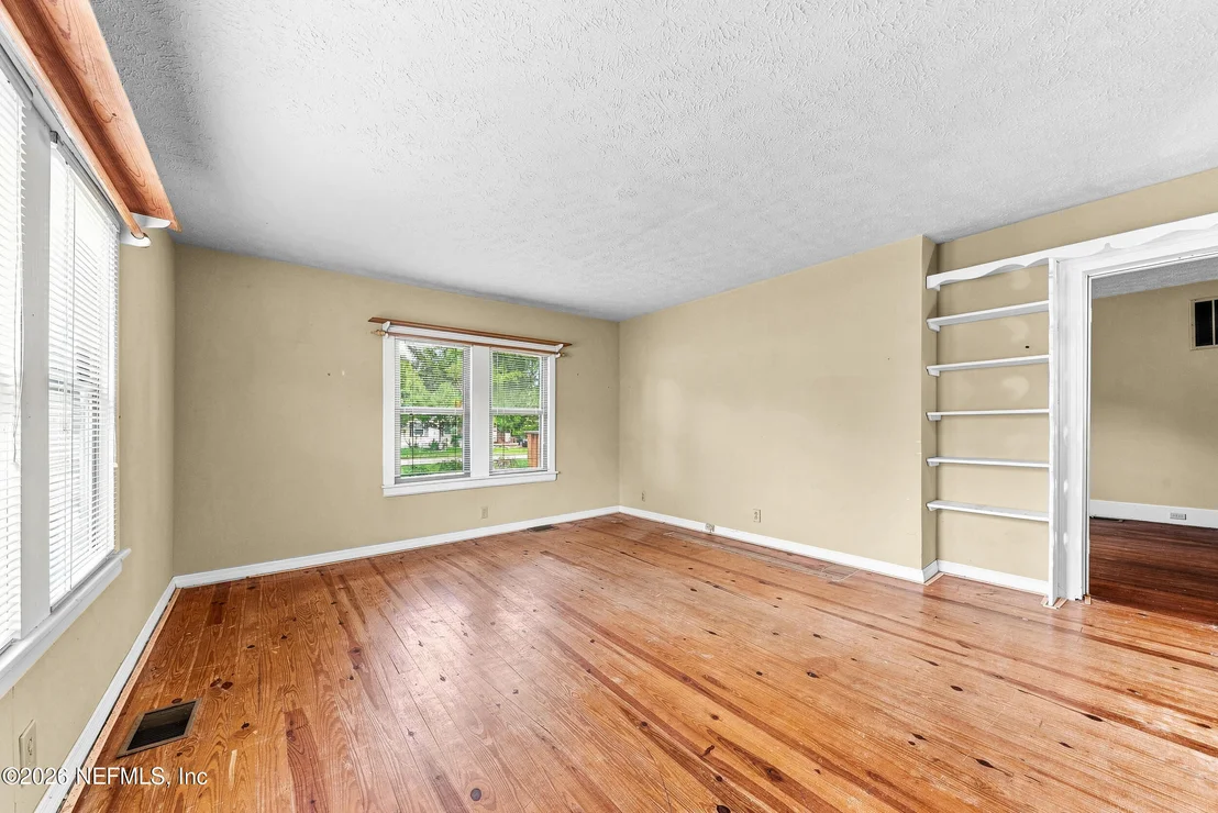 Photo of 2500 COMMUNITY Road