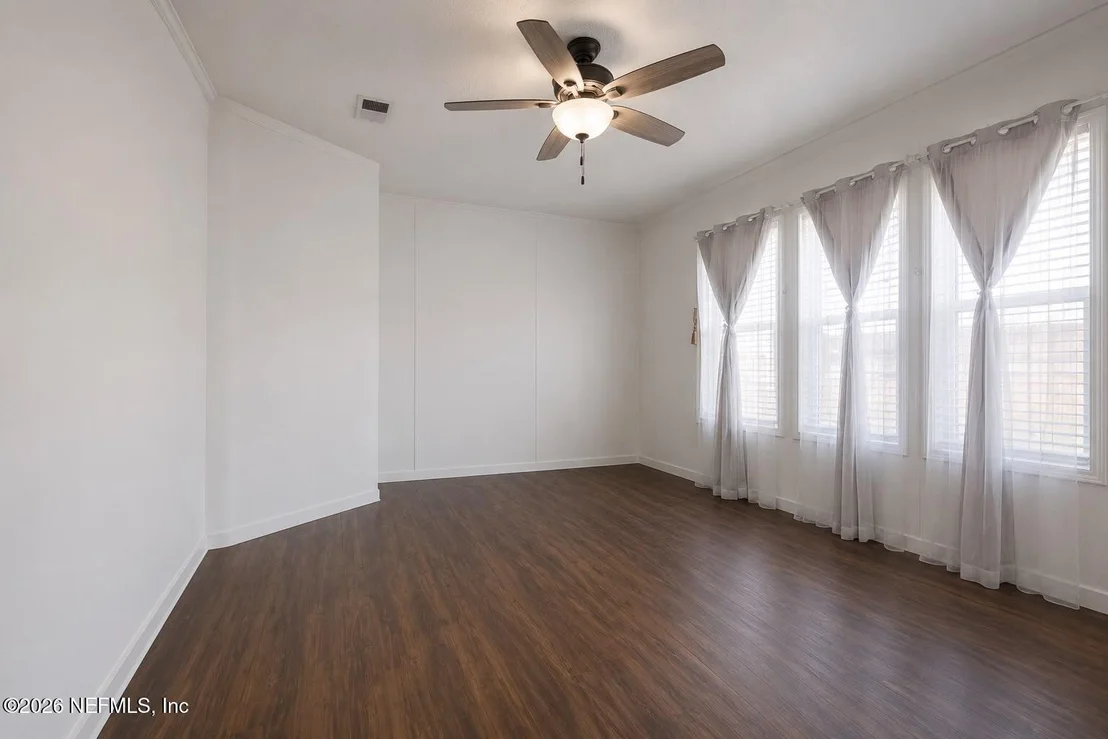 Photo of 233 JACKSON Boulevard