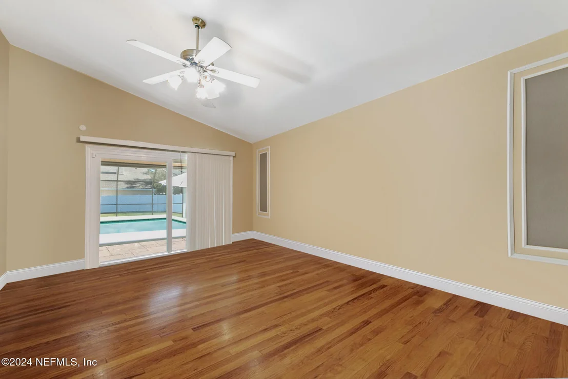 Photo of 800 LAPOMA Way