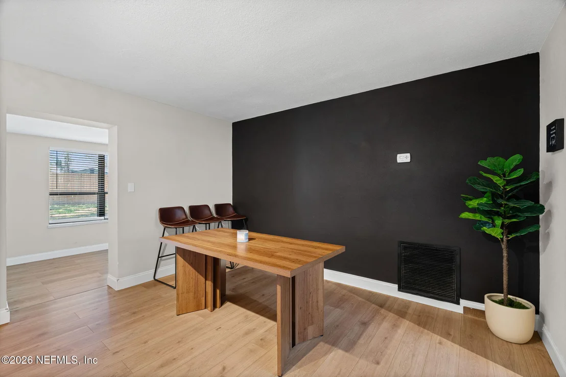 Photo of 926 NIGHTINGALE Road