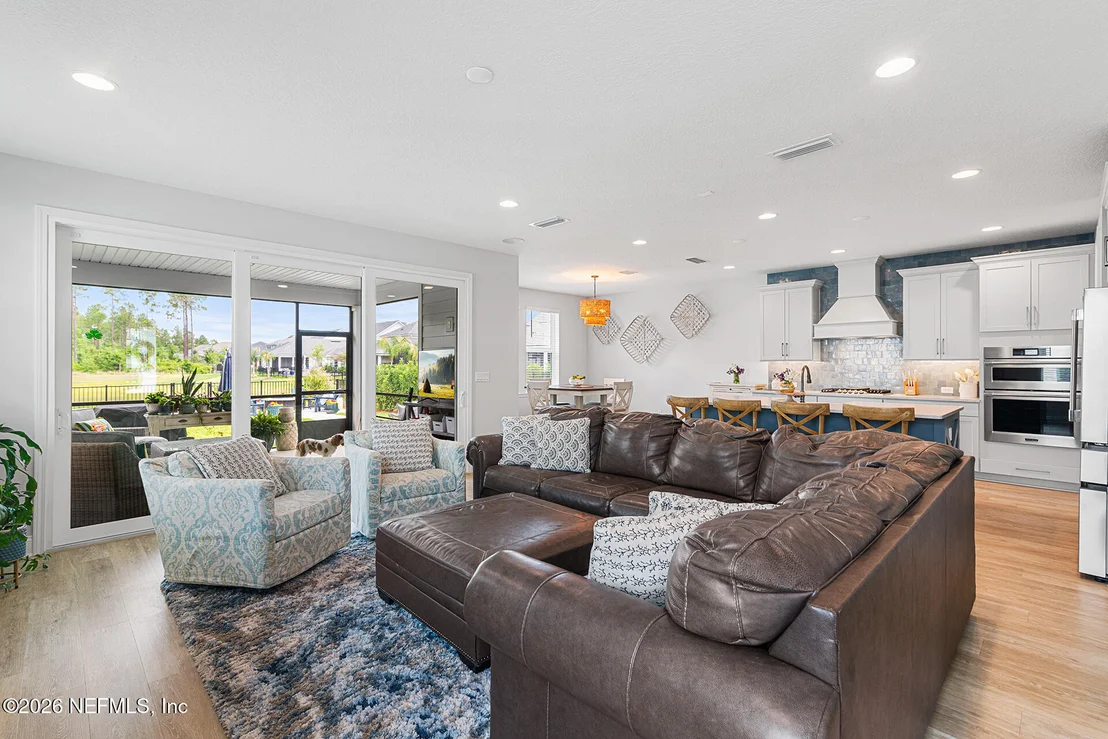 Photo of 428 BLUE HAMPTON Drive