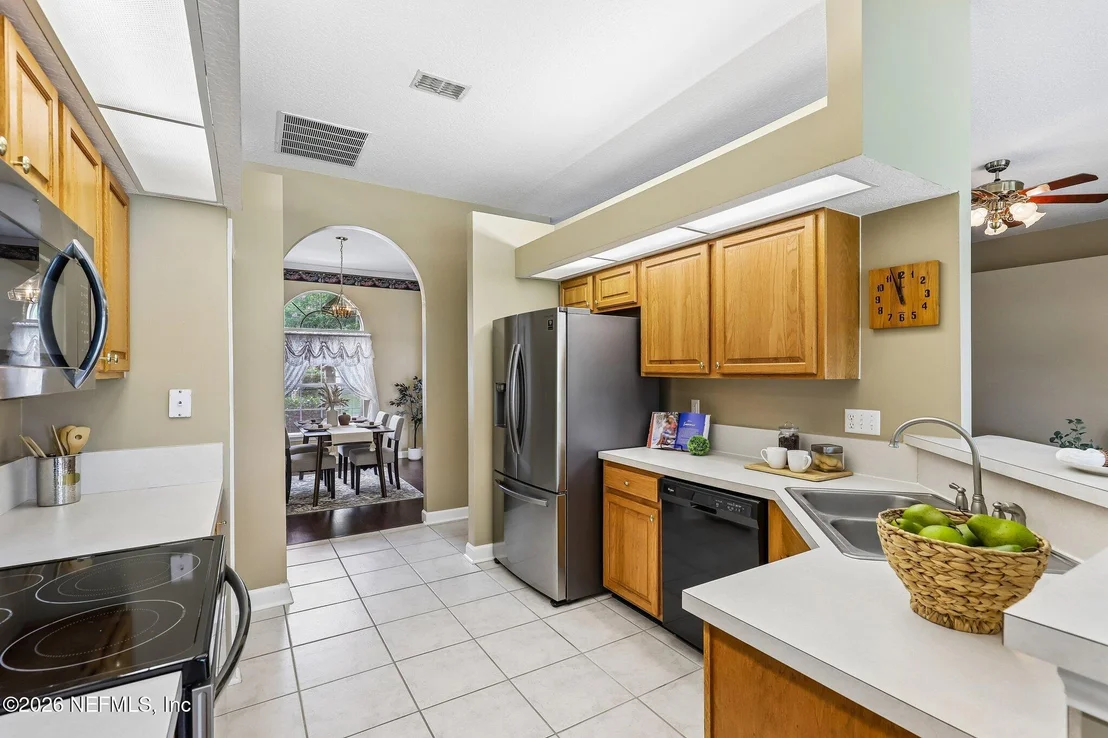 Photo of 372 MAPLEWOOD Drive