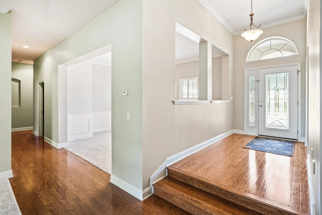 Photo of 821 EAGLE POINT Drive