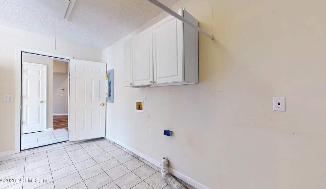 Photo of 55592 DEER RUN Road SE
