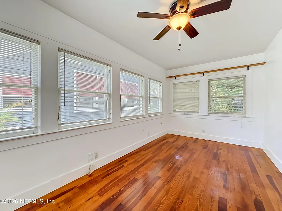Photo of 17 BALLARD Avenue