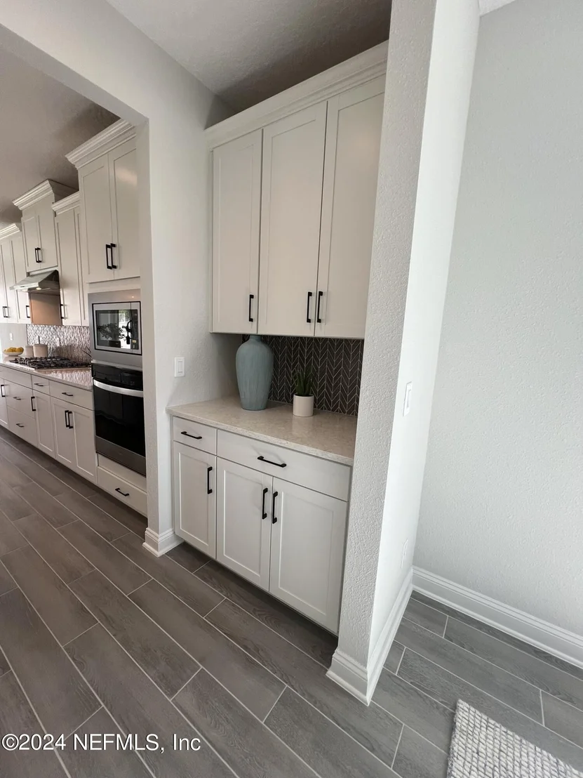 Photo of 64 WAVERLY Way