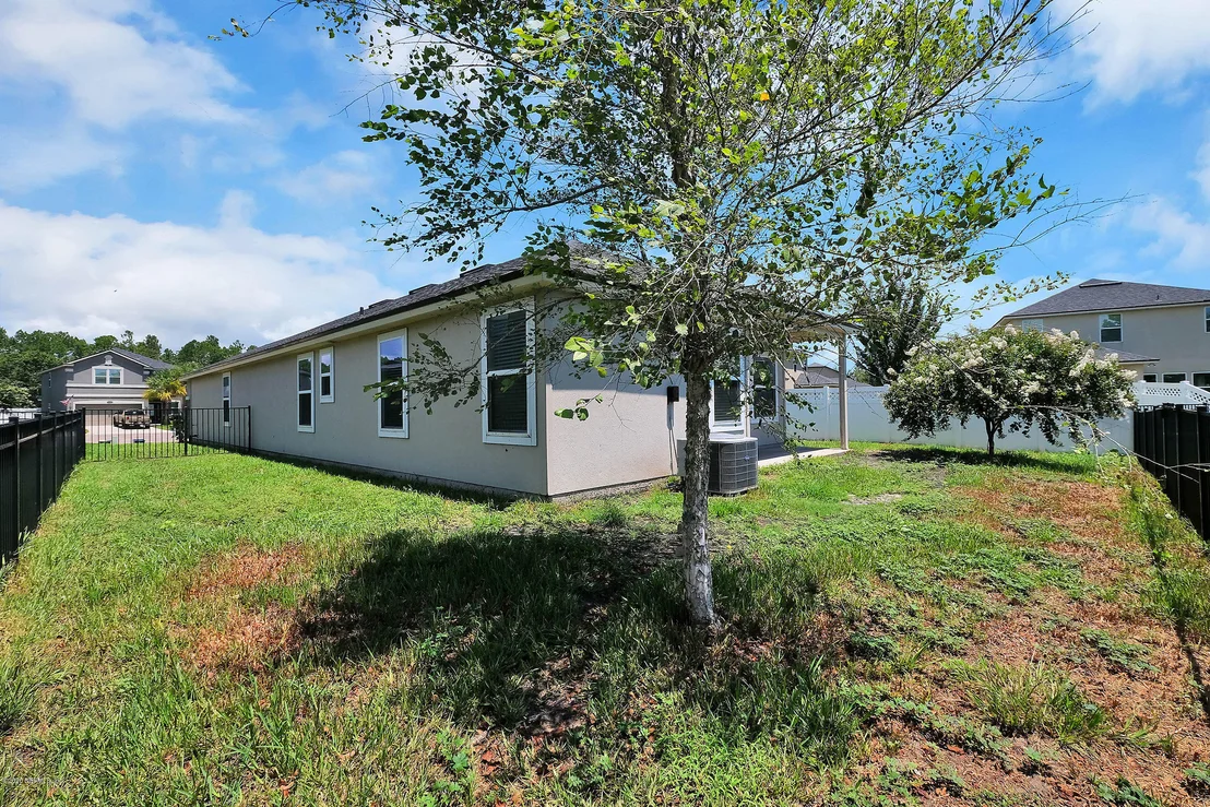 Photo of 533 DEERCROFT Lane