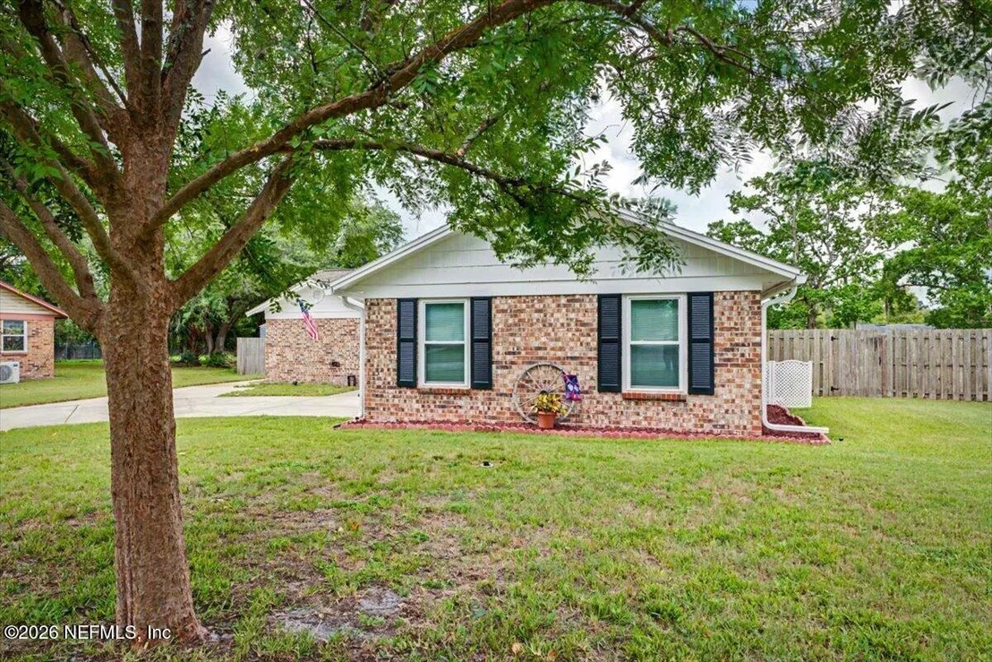 Photo of 1102 MEADOW Drive