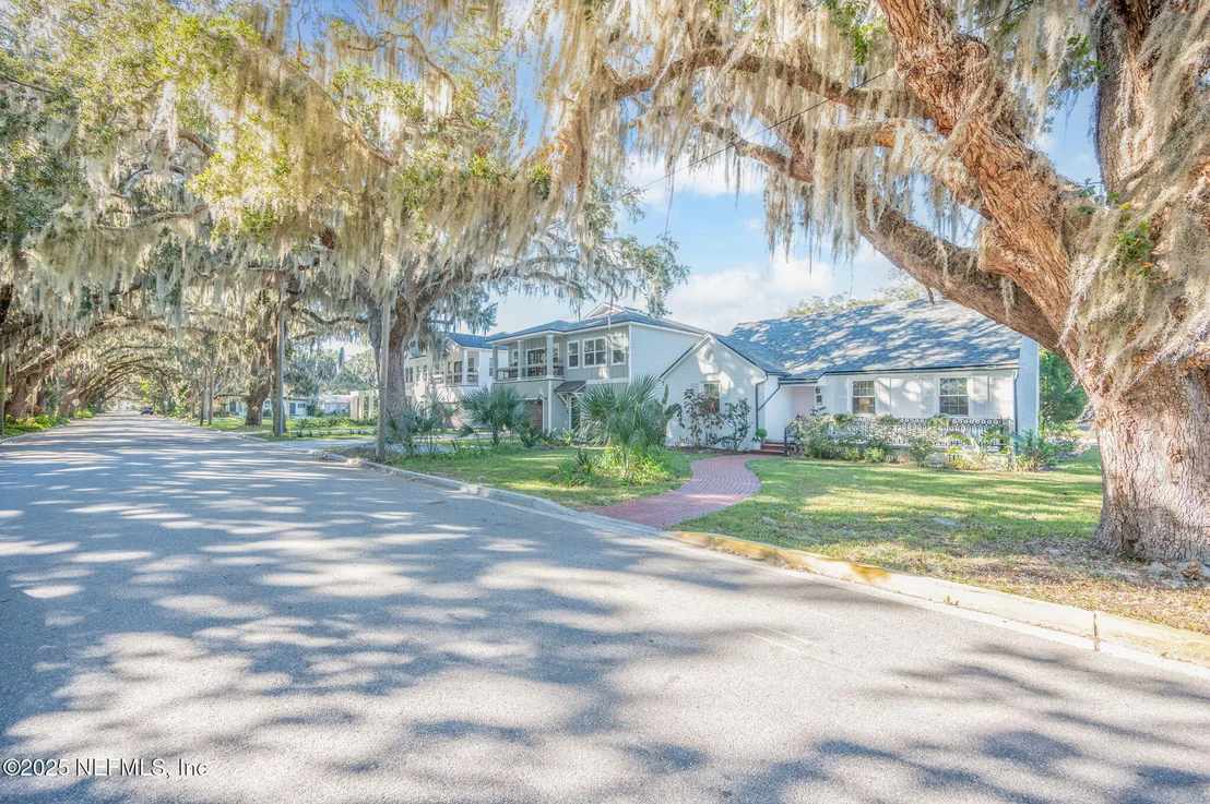 Photo of 42 MAGNOLIA Avenue