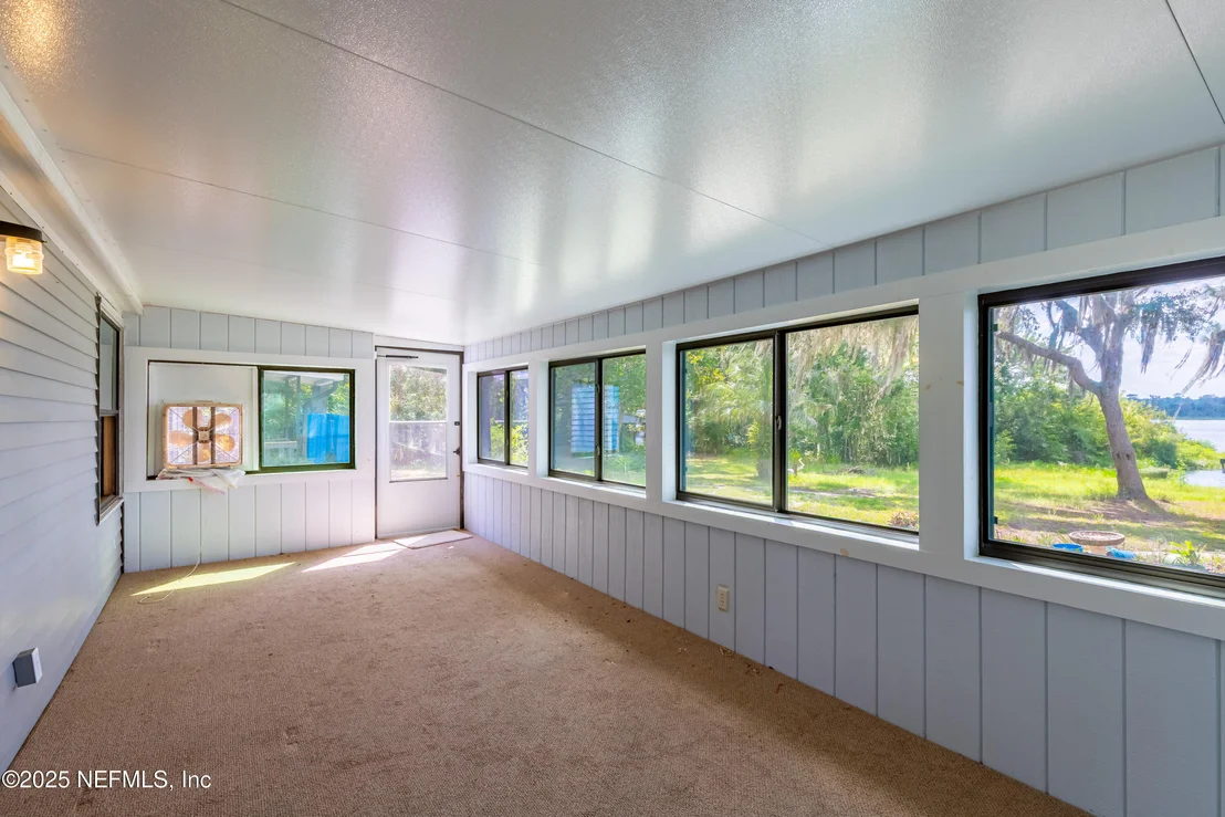 Photo of 101 PINE TREE Lane