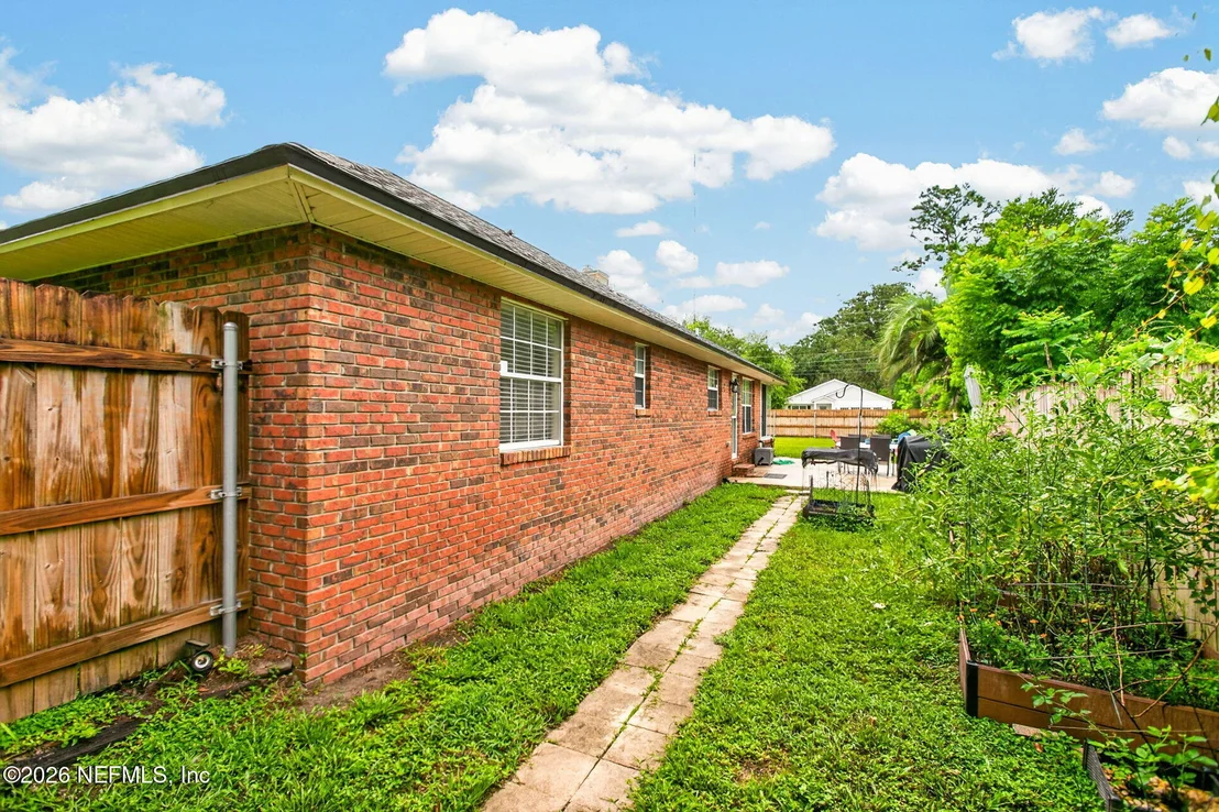 Photo of 8630 SYNHOFF Drive