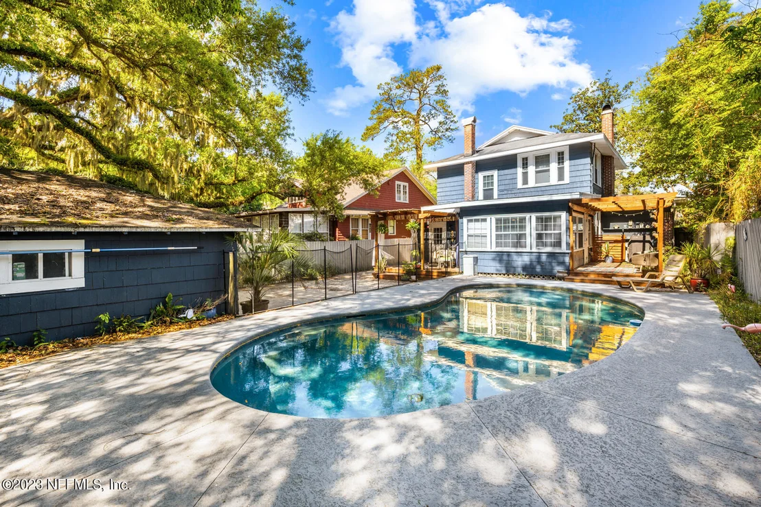 Photo of 3668 RIVERSIDE Avenue