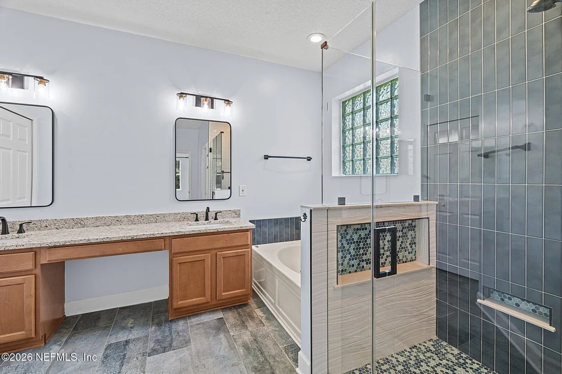Photo of 2325 LINKS Drive