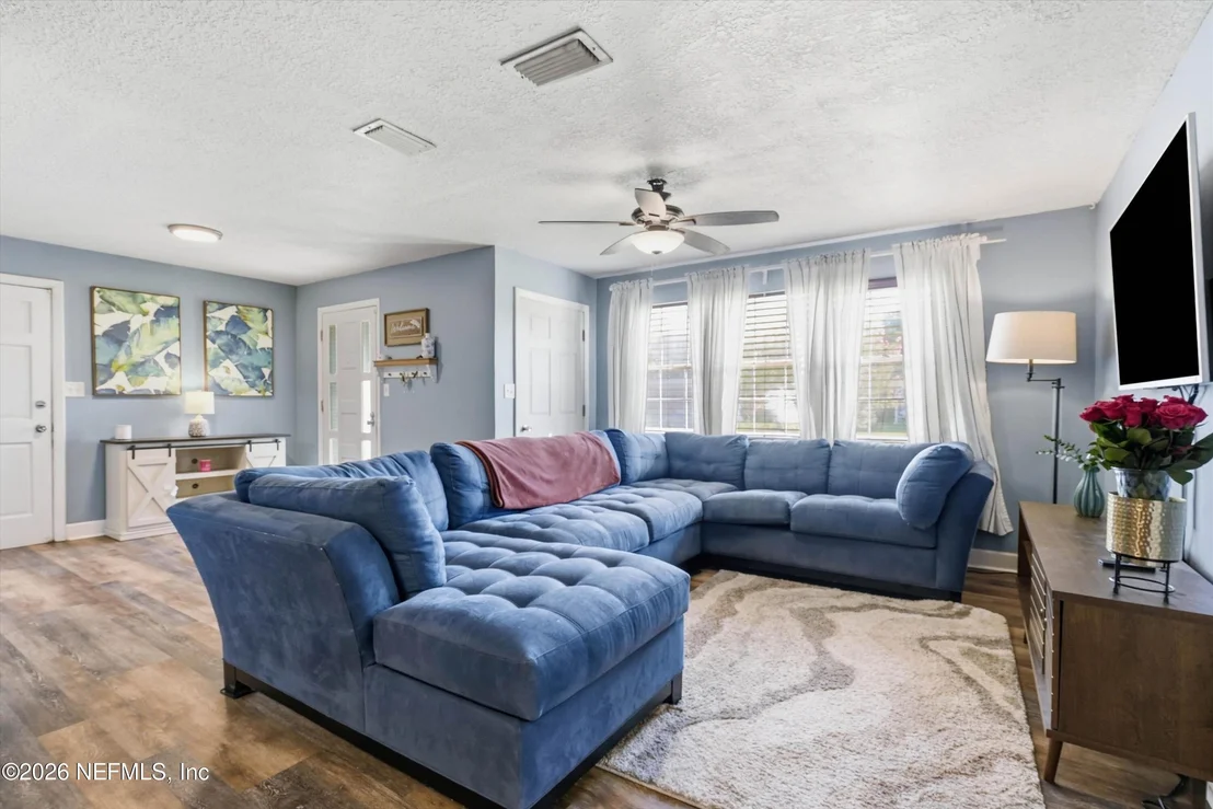 Photo of 2044 WEST Road