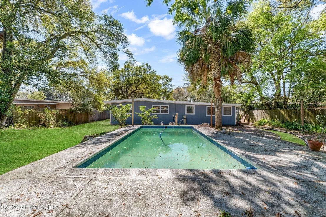 Photo of 7541 MAYAPPLE Road