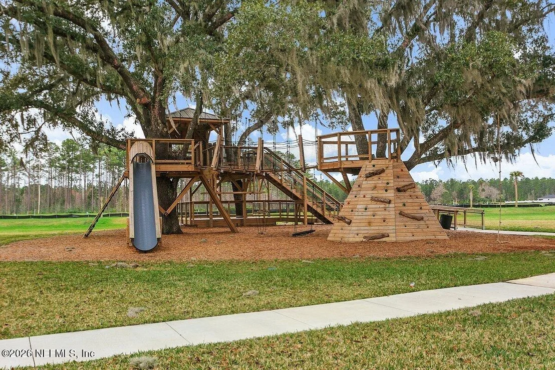 Photo of 174 MYRTLE OAK Court