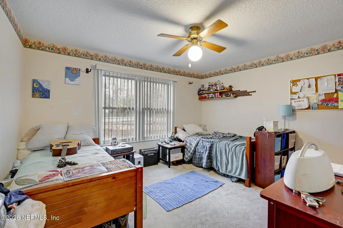 Photo of 531 LORING Avenue