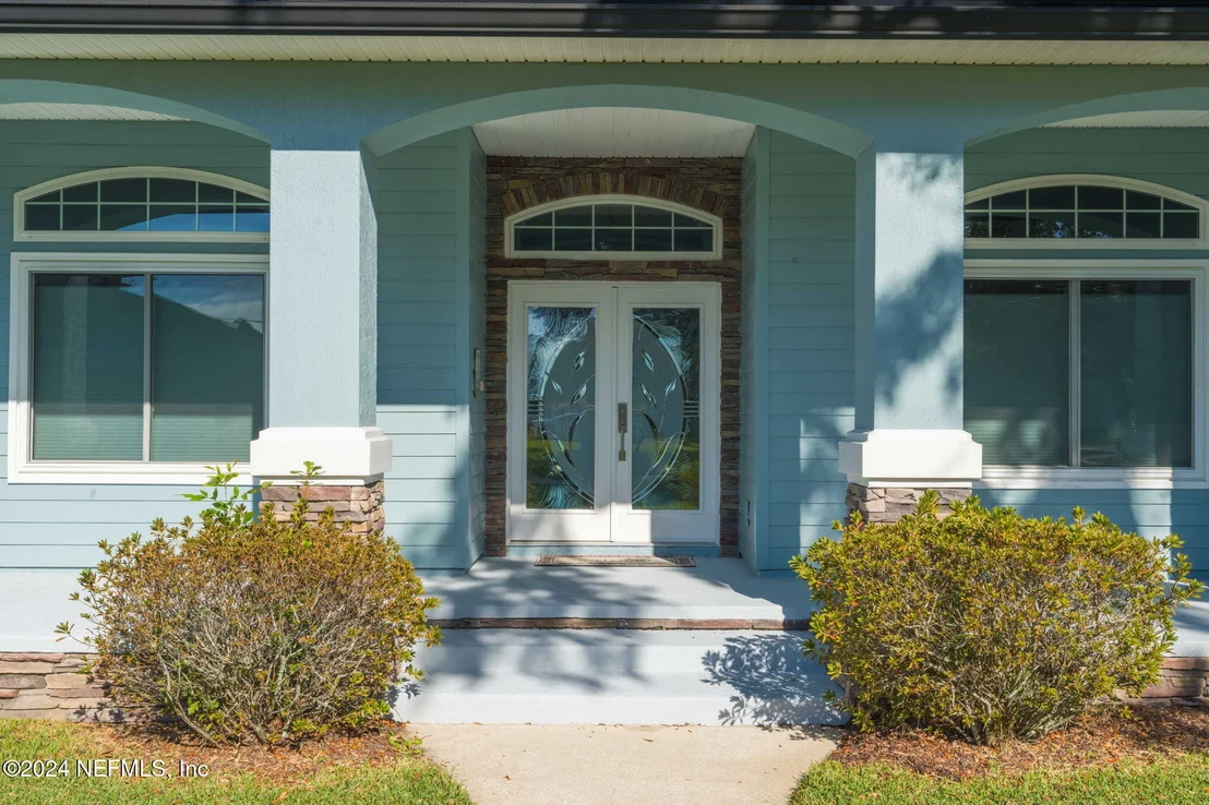 Photo of 487 CREIGHTON Road